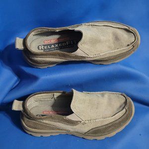 Skechers Relaxed Fit Memory Foam Men’s 9 Canvas Slip On Walking Shoes 63820